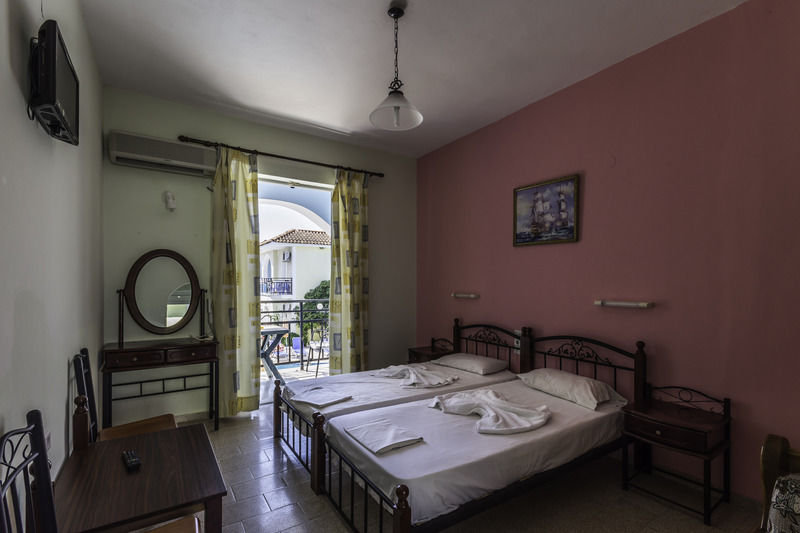 Vossos Hotel Apartments Laganas Eksteriør billede
