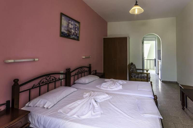 Vossos Hotel Apartments Laganas Eksteriør billede
